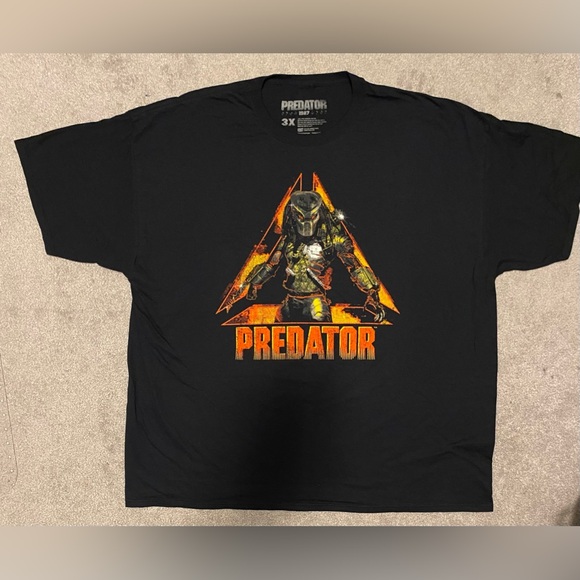 PREDATOR - classic crewneck graphic tee - Picture 7 of 11